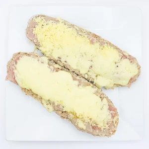 Molletes con Queso, Jamón Ahumado de Pavo y Frijoles